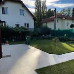 Garden Bungalow Danube