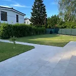 Garden Bungalow Danube